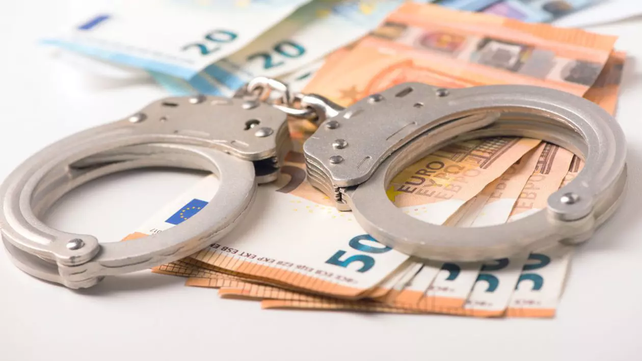 O uriaşă reţea de infractori români, care a furat peste 20 de milioane de euro, destructurată în Irlanda