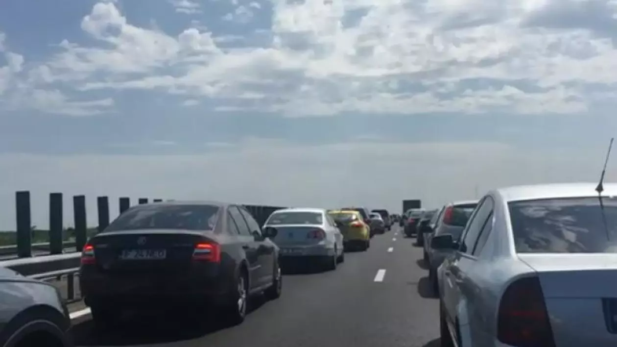 Autostrada A3, A2 și DN1 sunt aglomerate, duminică seara. Se întorc turiștii de la munte și de pe litoral