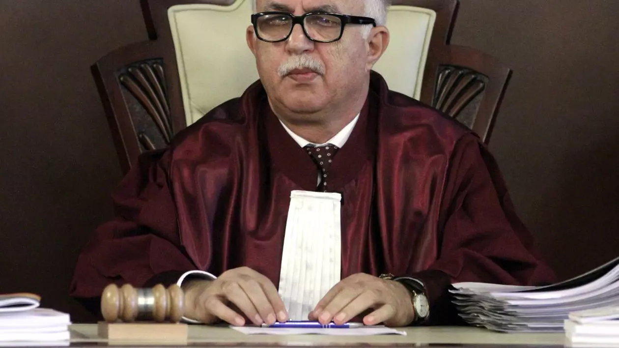 Augustin Zegrean, după decizia CCR privind anularea obligativității purtării măștii în aer liber: Nu anulează amenzile