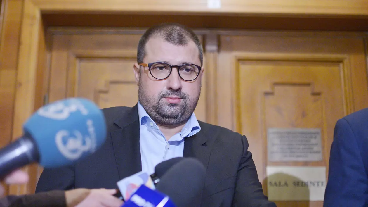Jurnalistul Alex Costache a câștigat procesul cu fostul ofițer SRI Daniel Dragomir, condamnat pentru corupție și fugit în Italia
