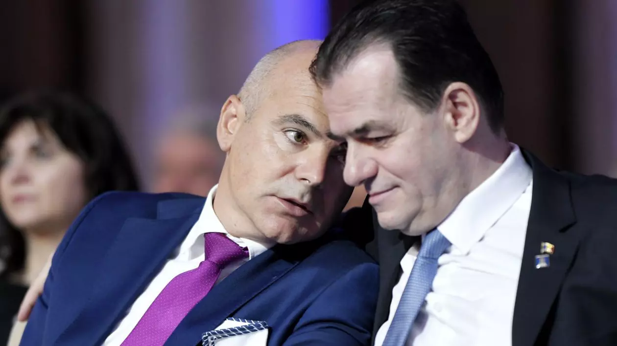 Rareș Bogdan, după fotografia controversată cu premierul: „Sunt convins că Orban nu o să-i mai lase să intre cu telefoane mobile în biroul său”