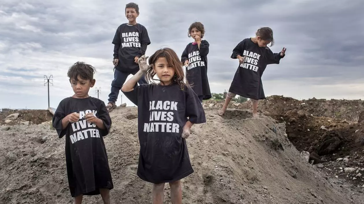 Black lives matter, pe groapa de gunoi din Eforie