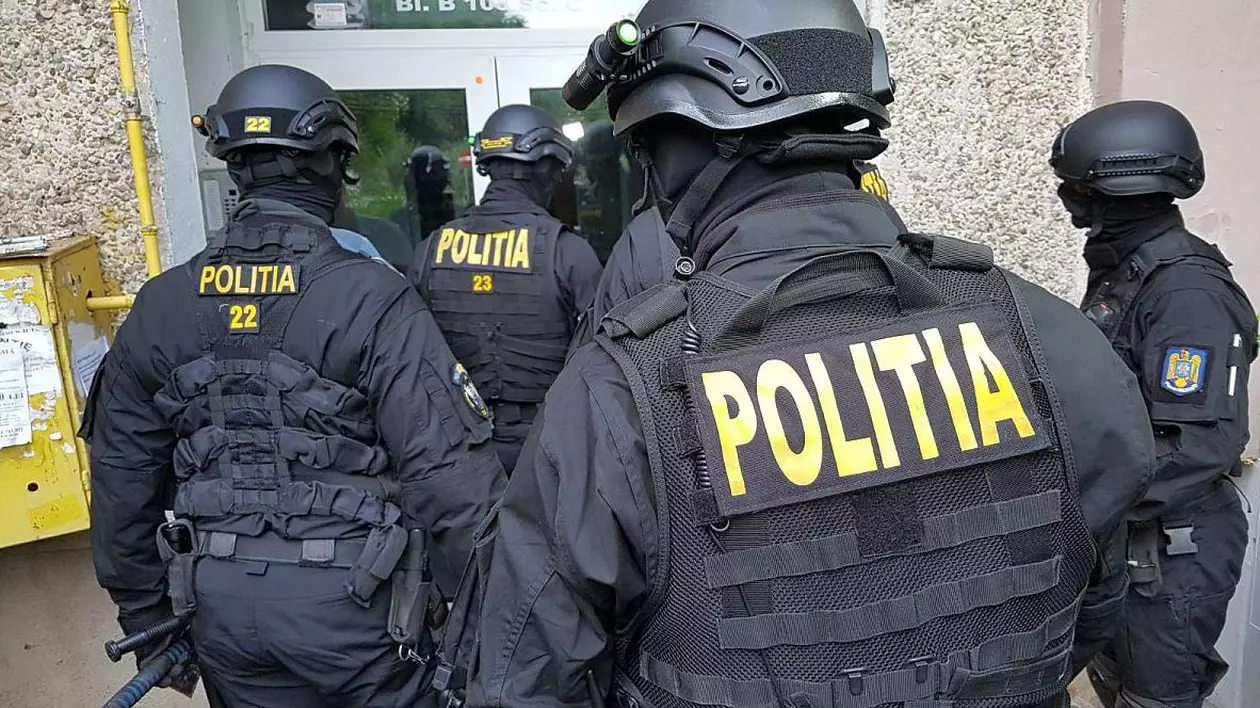 Percheziţii în Timiş şi în Bucureşti, într-un dosar în care sunt vizate persoane care vindeau heroină