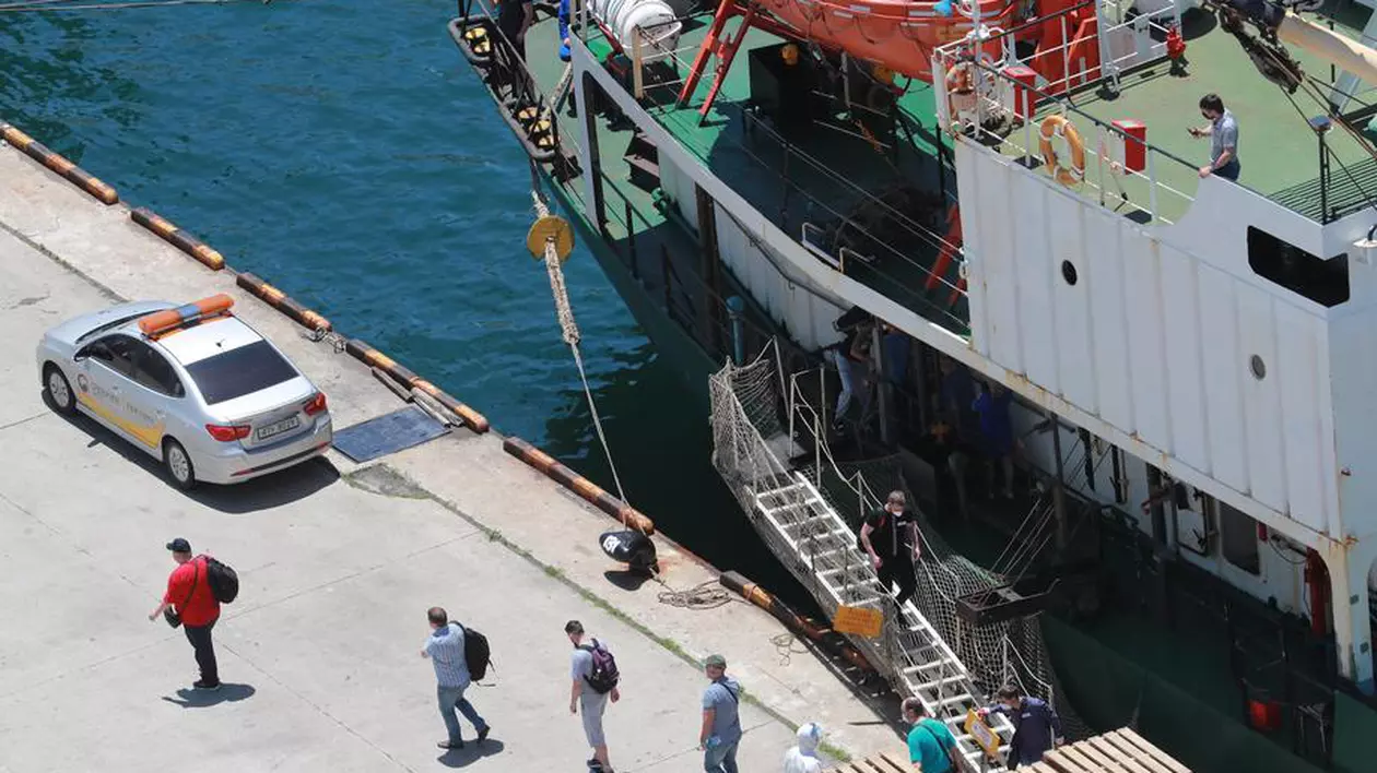 Experienţa unui marinar român care a prins pandemia în China: „﻿M-am întors chiar când începea nebunia. Şi am văzut şi de ce e nebunie”