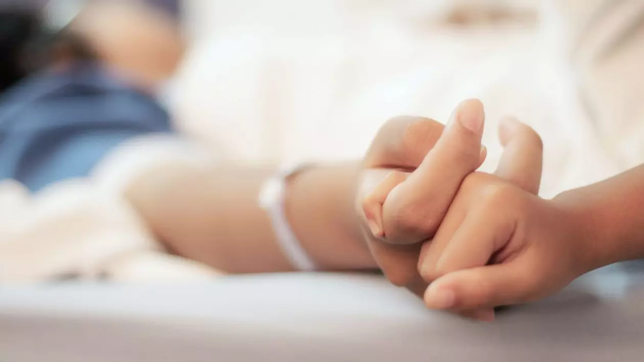 Mărturia Arianei, fetiţa de 12 ani, care a vrut să fie internată pentru a-şi proteja mama bolnavă: “Aş face orice, ştiu cât de greu i-a fost să mă crească”