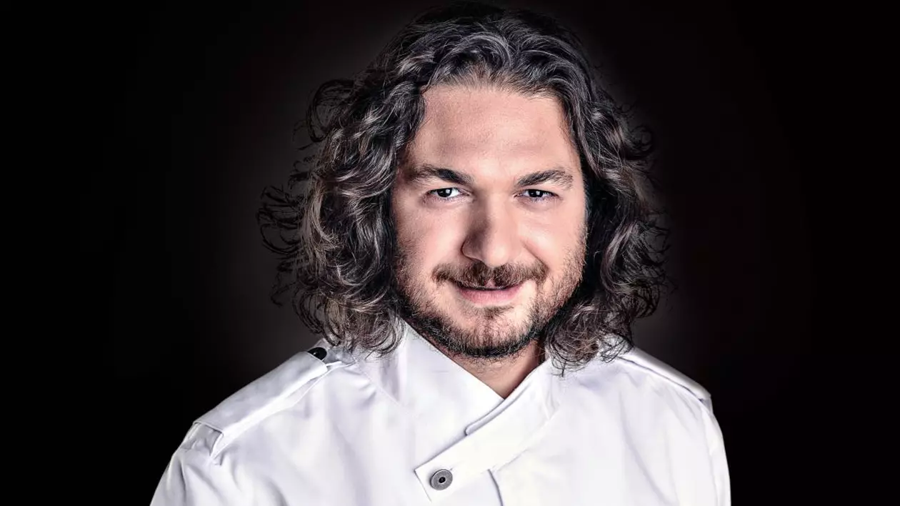 Chef Florin Dumitrescu câștiga de trei ori mai bine decât mama lui, în adolescență. “La 17 ani lucram în două restaurante și făceam și școala de bucătari”