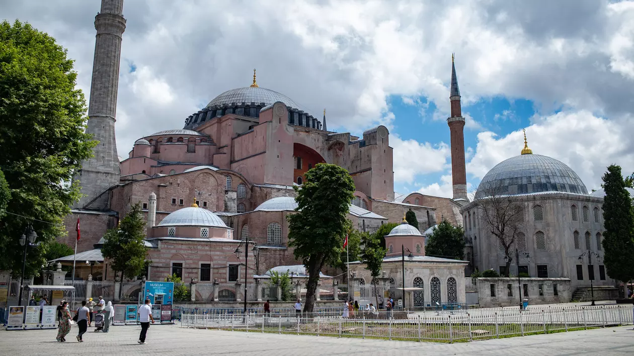 Prima rugăciune musulmană în Sfânta Sofia din Istanbul va avea loc pe 24 iulie, anunță Recep Erdogan