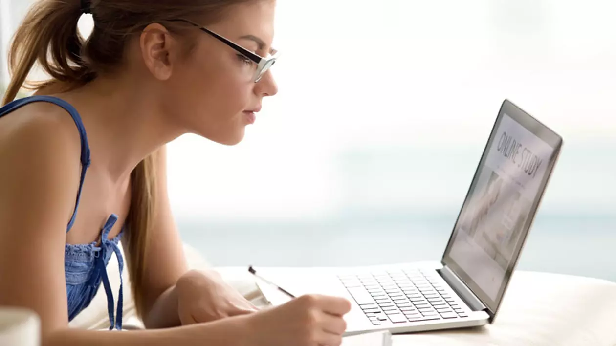 Prima școală pentru influenceri le învață pe lucrătoarele sexuale să devină antreprenori de succes