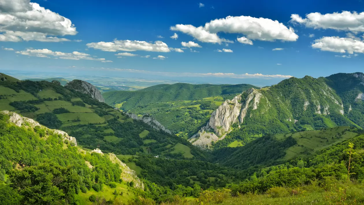 Munții Apuseni - Cele mai frumoase trasee și localități de vizitat