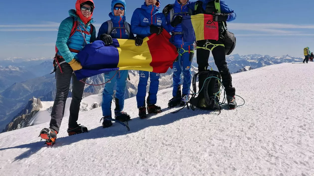 Doi sportivi români cu grave deficiențe de vedere au cucerit Mont Blanc: „Am transformat imposibilul în posibil”