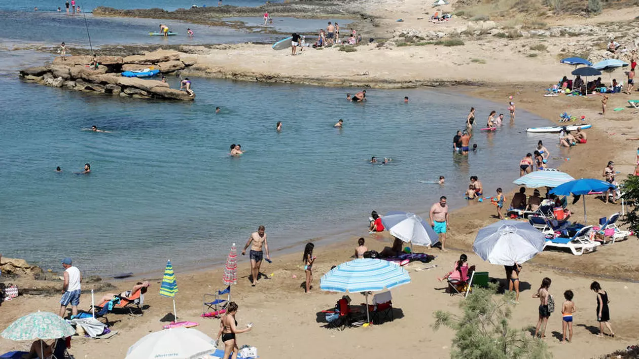 Cipru interzice accesul turiștilor români. Țara noastră, pusă pe ”lista neagră”
