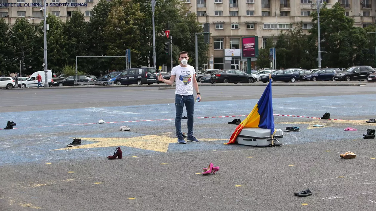 Protest inedit în Piața Victoriei, la doi ani de la violențele înregistrate la “mitingul diasporei” din 10 august. ”Diaspora dă papucii”