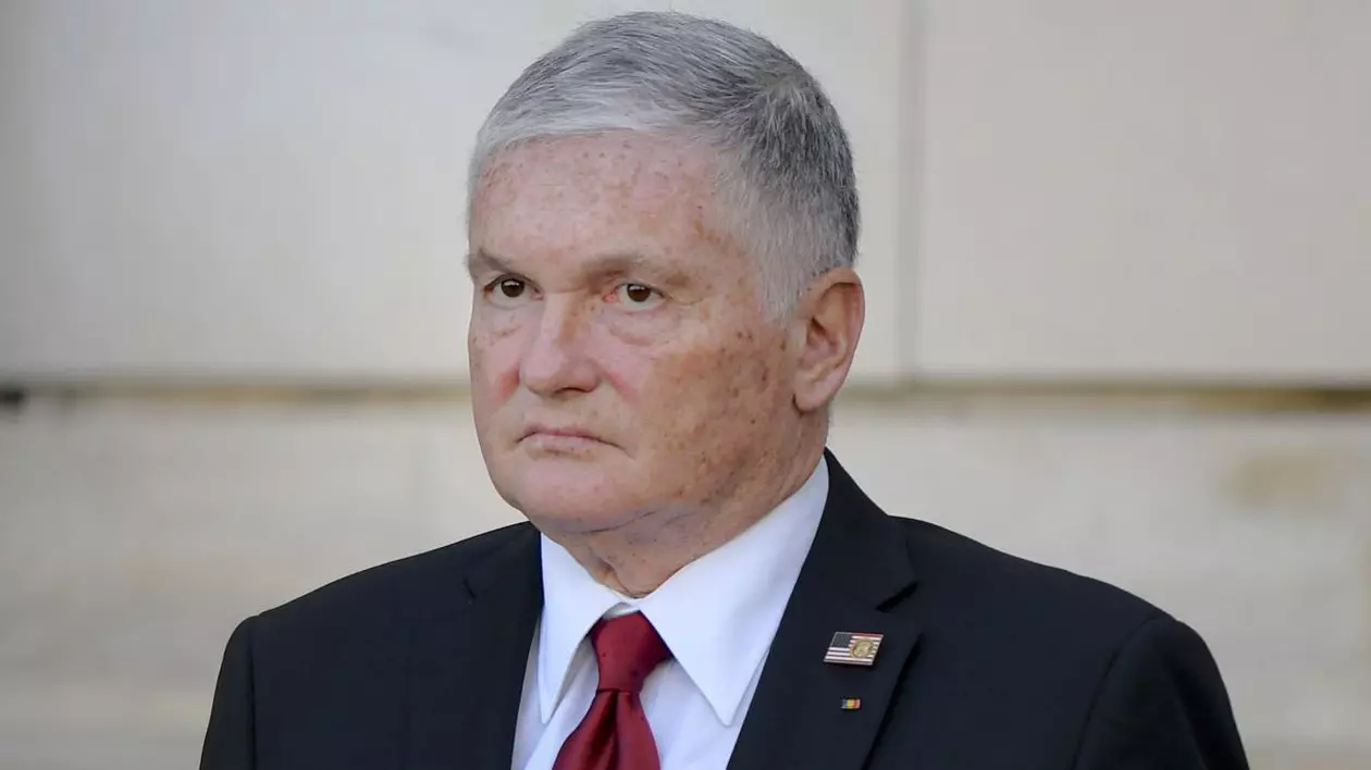 Ambasadorul Adrian Zuckerman anunţă că ministrul Ciucă va primi cea mai mare medalie civilă americană