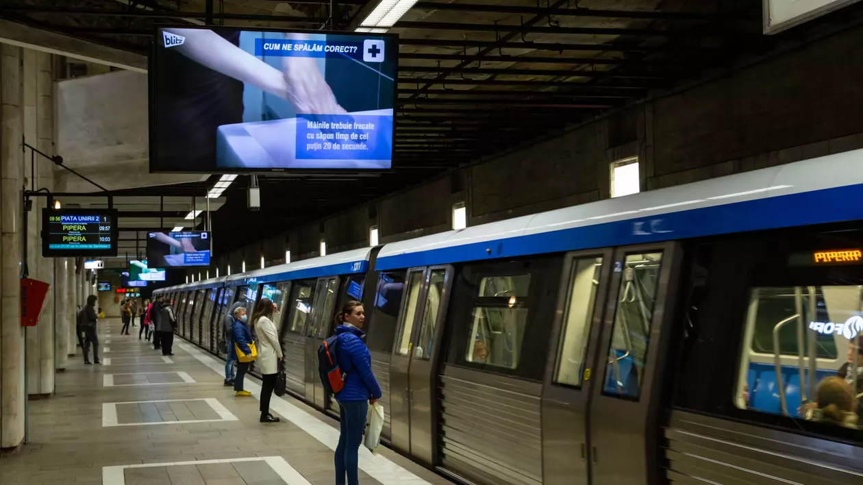 Circulație îngreunată la metrou. Foto: Vlad Chirea