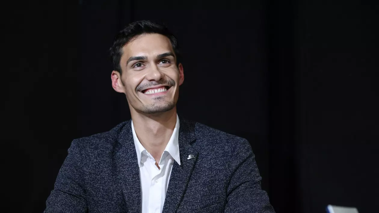 George Burcea va sta despărțit de fetele lui două luni, cât timp filmează pentru Ferma „Sper să nu se întâmple ceva rău cu familia mea”