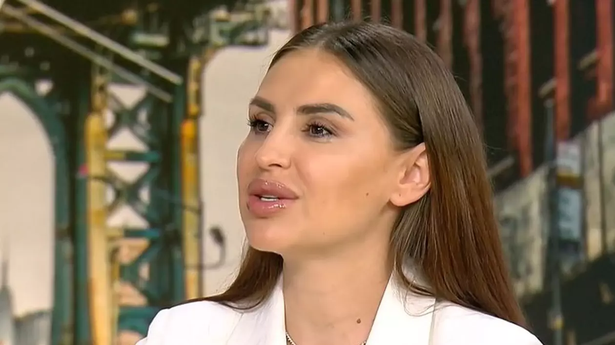 Roxana Blagu, fostă membră Trident, nu și-a mai văzut fetița de 7 ani. “Oana împlinește 12 ani. Cu ocazia aceasta vreau să îi urez și eu La mulți ani!”