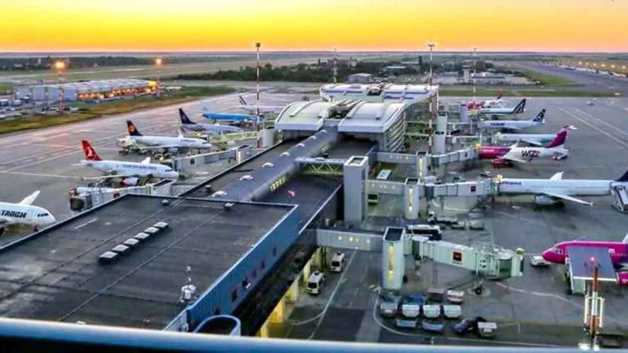 VIDEO Țepe pe aeroportul Otopeni! Români din străinătate acuză o firmă de închirieri de mașini că au fost escrocați de mii de euro