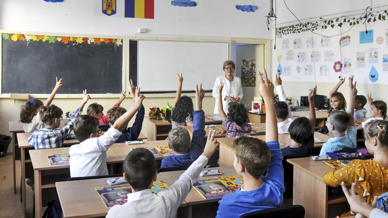 INTERVIU. Deși sunt prevăzute în Constituție, 70% din primării nu acordă ajutoare pentru elevi. “Dispreț generalizat”