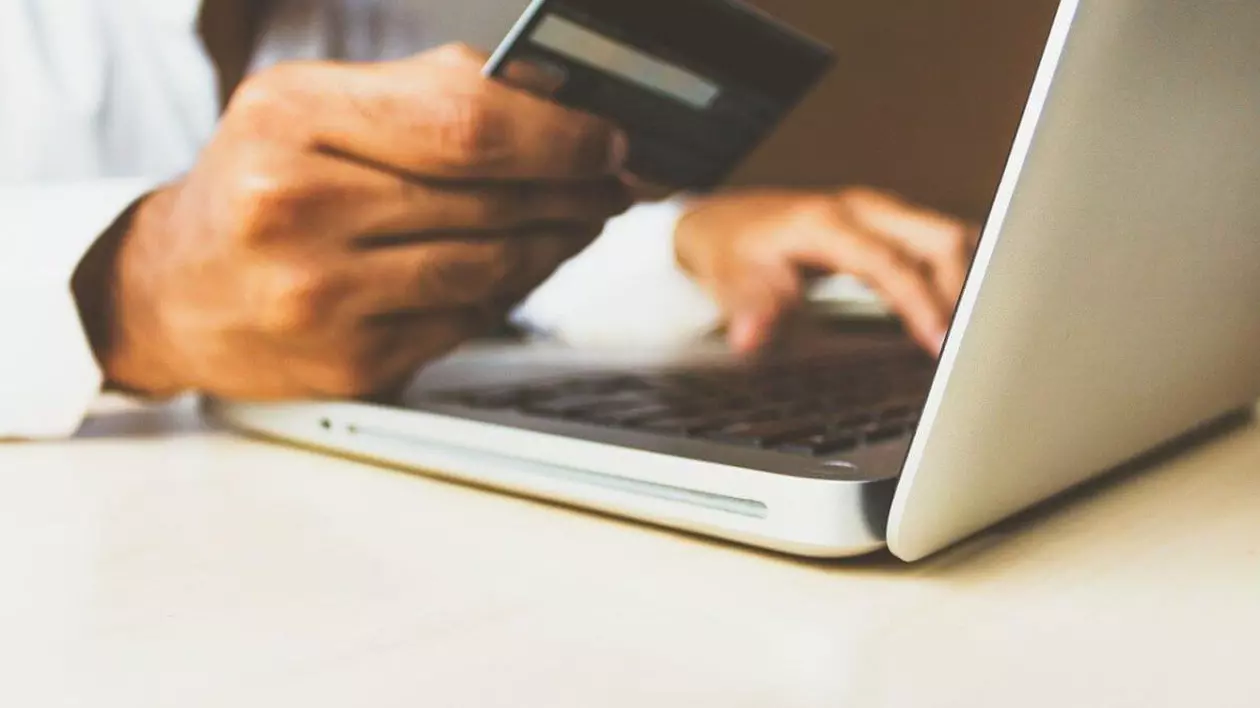 Codul CVV al cardului bancar pentru cumpărături online (Foto: Pixabay)