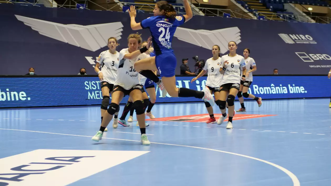 CSM București a câștigat primul meci oficial jucat după șase luni de pauză. ”Tigroaicele” s-au calificat în semifinalele Cupei României la handbal