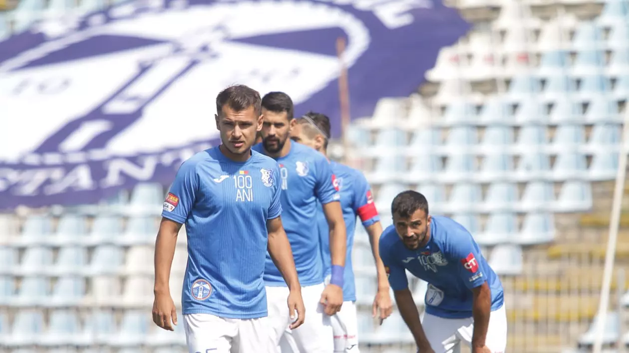Meciul Unirea Slobozia - Farul Constanța a fost amânat, după ce trei fotbaliști ai echipei dobrogene au fost depistați cu COVID-19