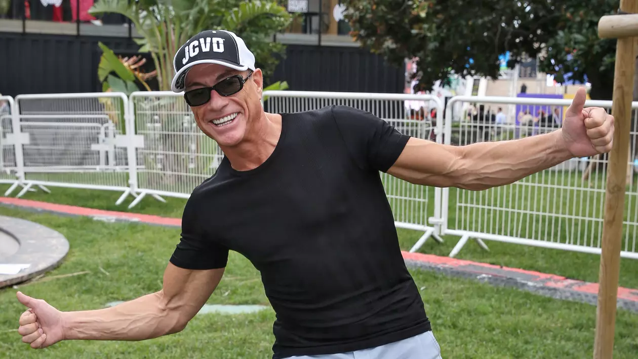 Jean-Claude Van Damme a dansat pe melodia "Save me" a lui Randi și Moga (foto Hepta)