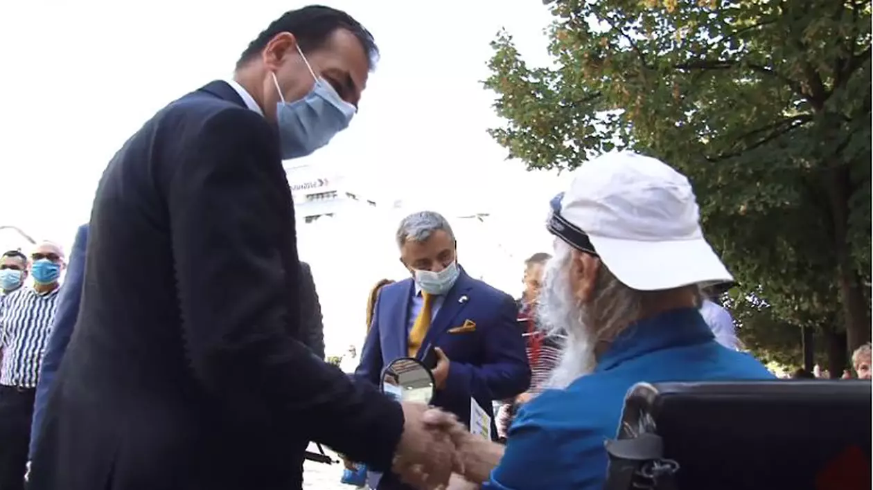 Ludovic Orban, către o persoană aflată într-un vehicul destinat persoanelor cu dizabilităţi: "Ce viteză prinde?"