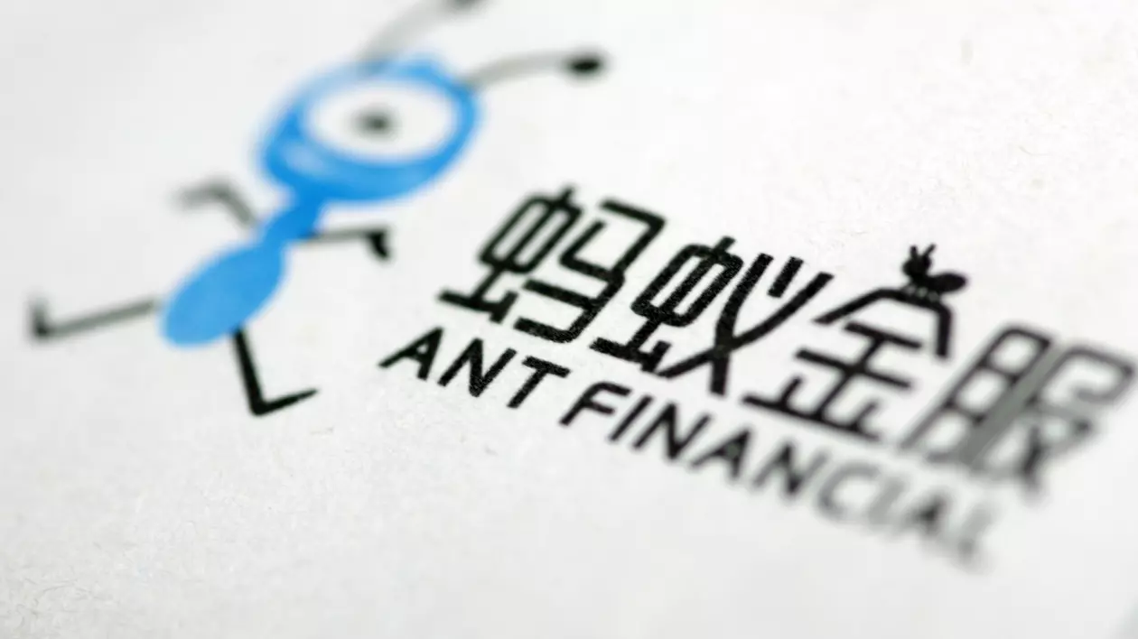 Statele Unite vor să impună sancțiuni împotriva Ant Group, cea mai mare companie de plăți din China. Ant Group ar putea strânge 35 de miliarde de dolari de la investitori în cea mai mare listare pe o bursă din lume. Sigla Ant, cu o furnică albastră și scris cu numele său
