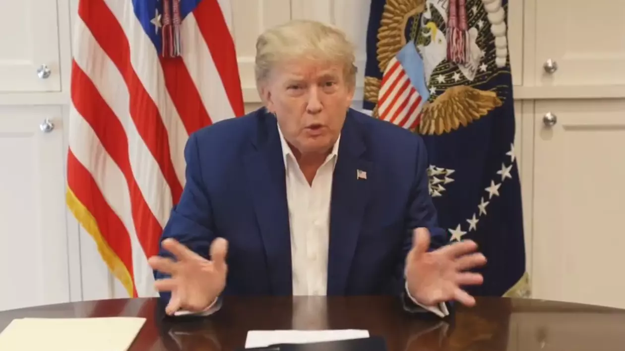 Donald Trump și-a reluat activitatea la Biroul Oval și spune că infecția cu coronavirus a fost o ”binecuvântare de la Dumnezeu” FOTO: EPA