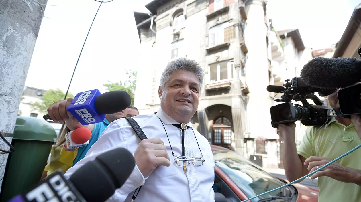 Procesul Secureanu. Managerul judecat pentru corupție a spus că lipsesc martorii și s-a dat amânare. Ei așteptau afară