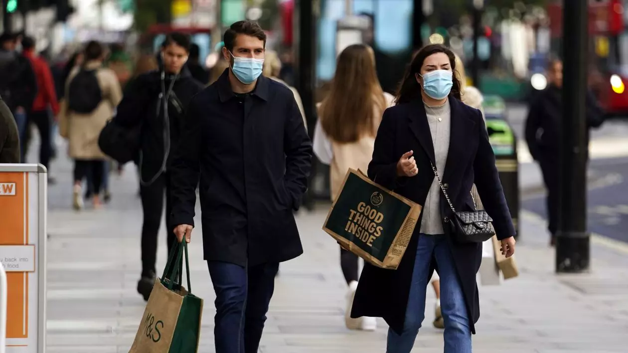 Marea Britanie ar putea să revină la o viață  normală de Paști. Specialist: “Sunt șanse de 70% până la 80%”
