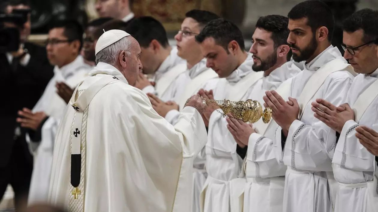 Caz de Covid-19 la reședința Papei Francisc de la Vatican. Persoana a intrat în izolare, la fel și cei cu care a venit în contact