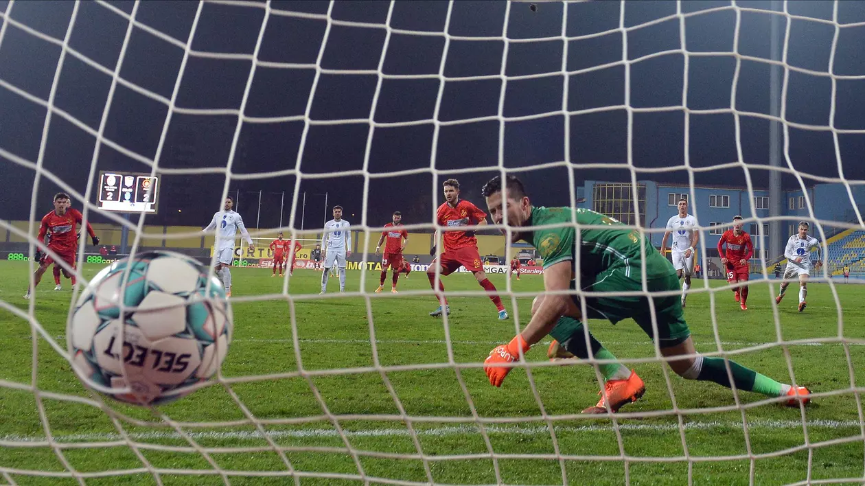 Liga 1, etapa a 11-a. FCSB câștigă la Mediaș dintr-un penalty acordat gratuit
