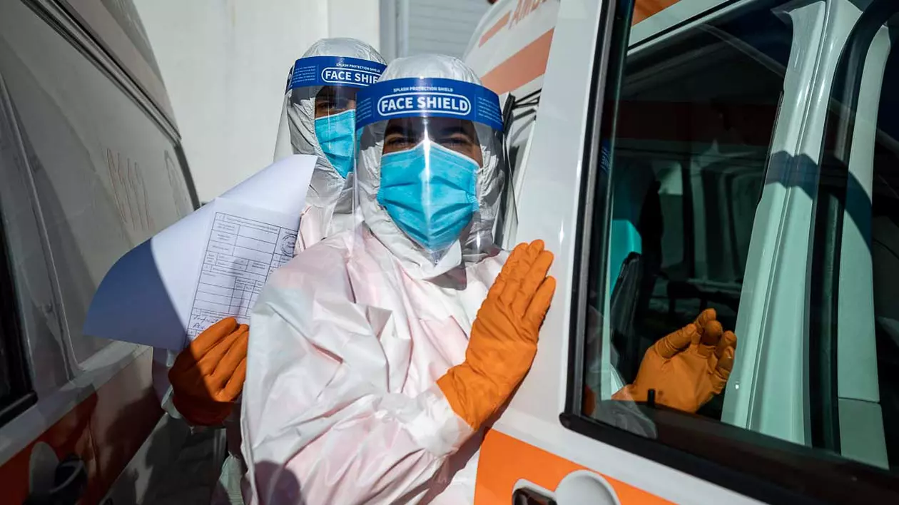 Peste 5.800 de cazuri noi şi 162 de decese COVID, în ultimele 24 de ore. Număr fără precedent de pacienți la ATI