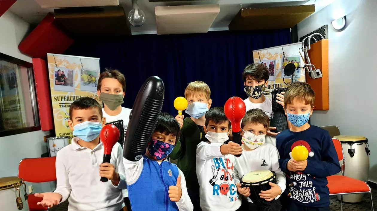 SUPERCHILL SCHOOL redefinește tradiția muzicală a percuției (PUBLICITATE)