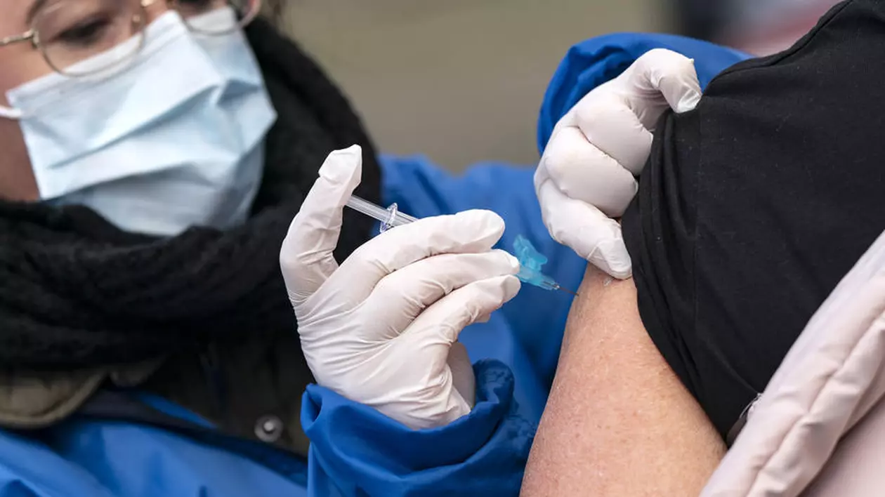 Șeful campaniei de vaccinare anti-COVID din SUA: Primii americani ar putea fi vaccinați la începutul lunii decembrie