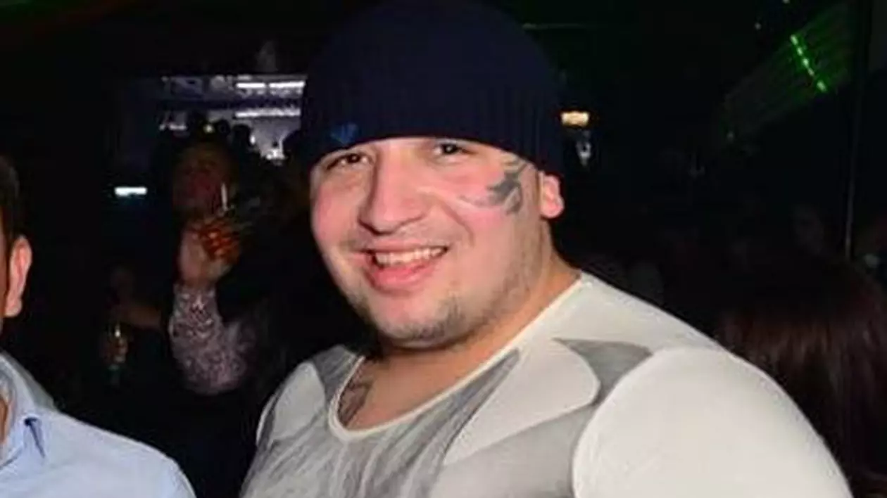 Interlopul „Tyson de la Buzău” a fost reținut pentru deținere ilegală de arme. Ascunsese un pistol într-un cimitir