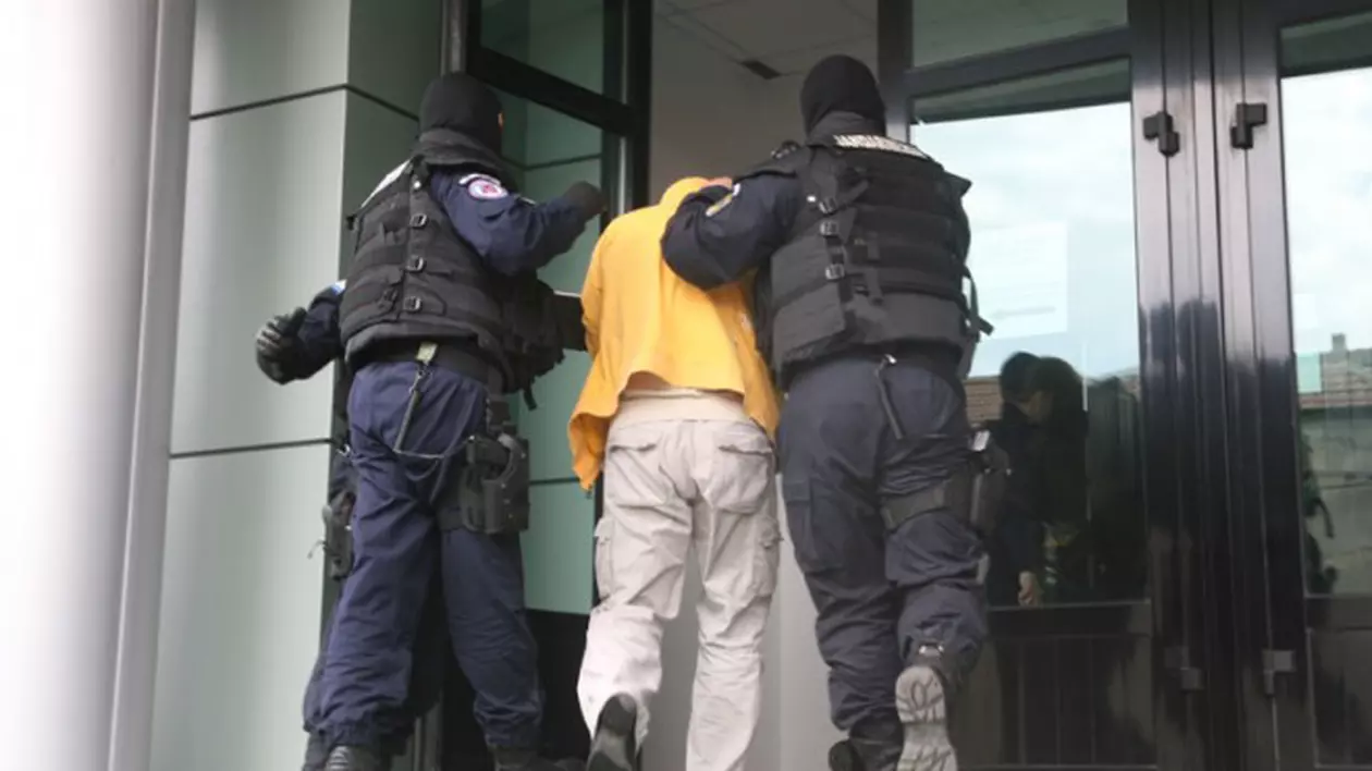 Proxenetul „Ecstasy”, din Constanța, condamnat la 15 ani de închisoare, a solicitat revizuirea pedepsei. Ce a decis tribunalul