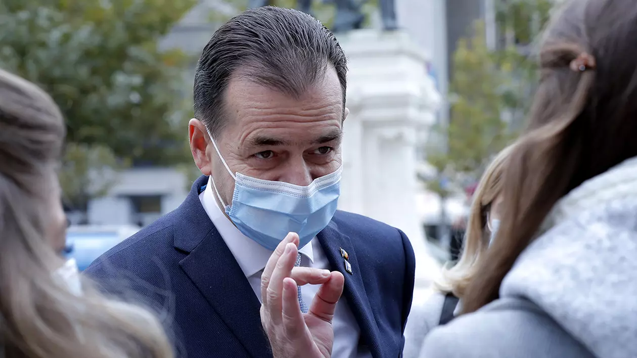 Ludovic Orban, îmbrâncit de agenții de pază care asigurau ordinea la alegerile interne de la PNL Sector 4
