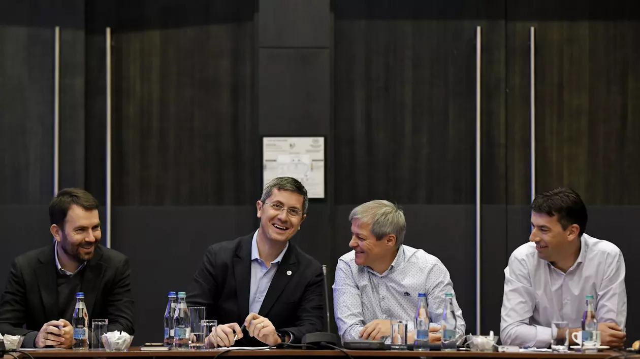 SURSE | Cum arată viitorul Guvern, cu o zi înainte de negocierile oficiale. În ecuație apar Dacian Cioloș și Dragoș Tudorache