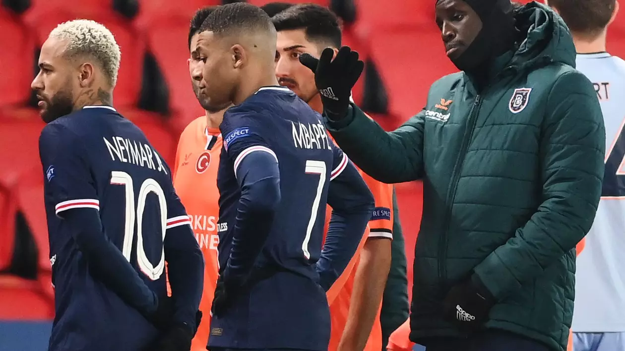Unul dintre fotbaliștii implicați în scandalul de rasism de la Paris l-a sunat pe Sebastian Colțescu. Ce au vorbit Demba Ba și arbitrul român