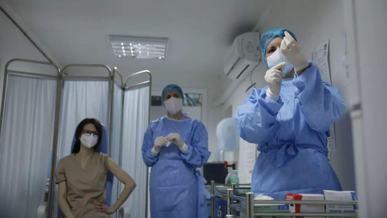 România a început campania de vaccinare anti-COVID. „Șansa noastră de a lupta cu  virusul”. Declarații ale cadrelor medicale care au fost imunizate
