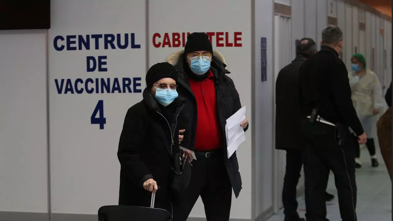 După ce „categoriile esențiale” și-au dedicat 340 de centre de vaccinare, profesorii, vârstnicii și  bolnavii nu mai găsesc locuri și doze