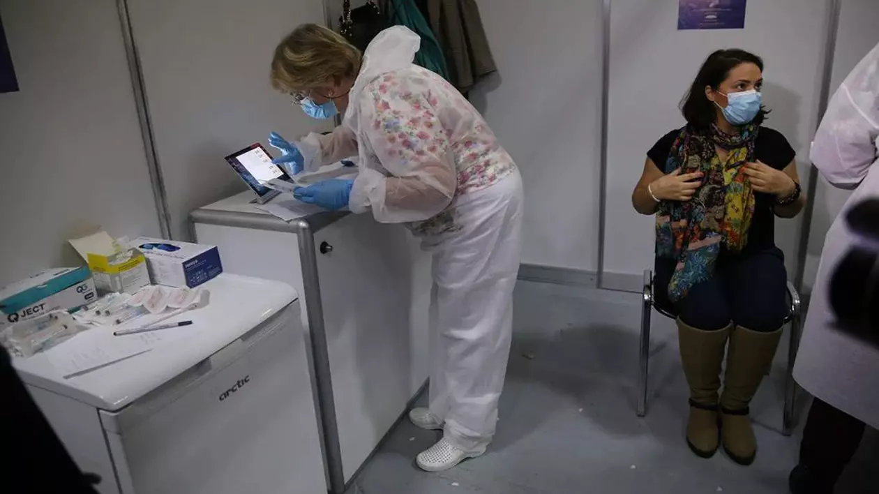 Ce nereguli a găsit DSP la Spitalul Orășenesc Deta din Timiș, unde 45 de oameni programați la vaccinare au rămas fără doze