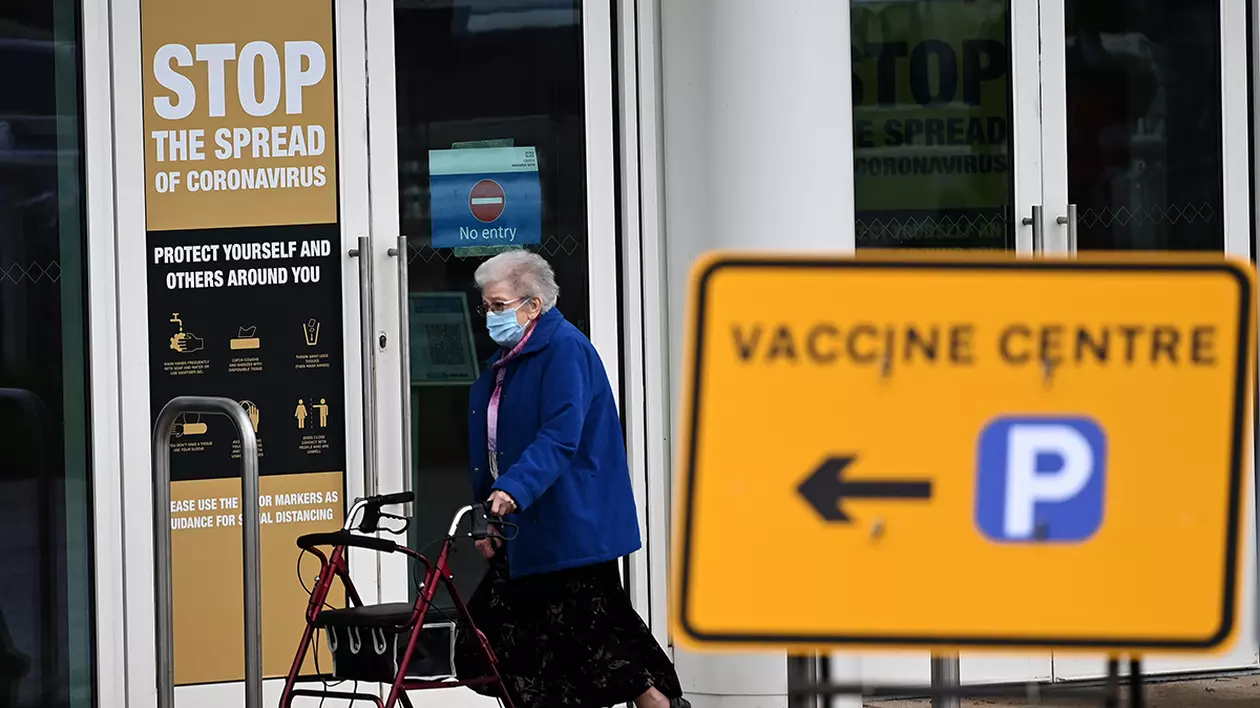Genetician român la Cambridge, alertă despre accelerarea vaccinării: „Noua variantă a virusului este mai periculoasă şi va ajunge curând predominantă”