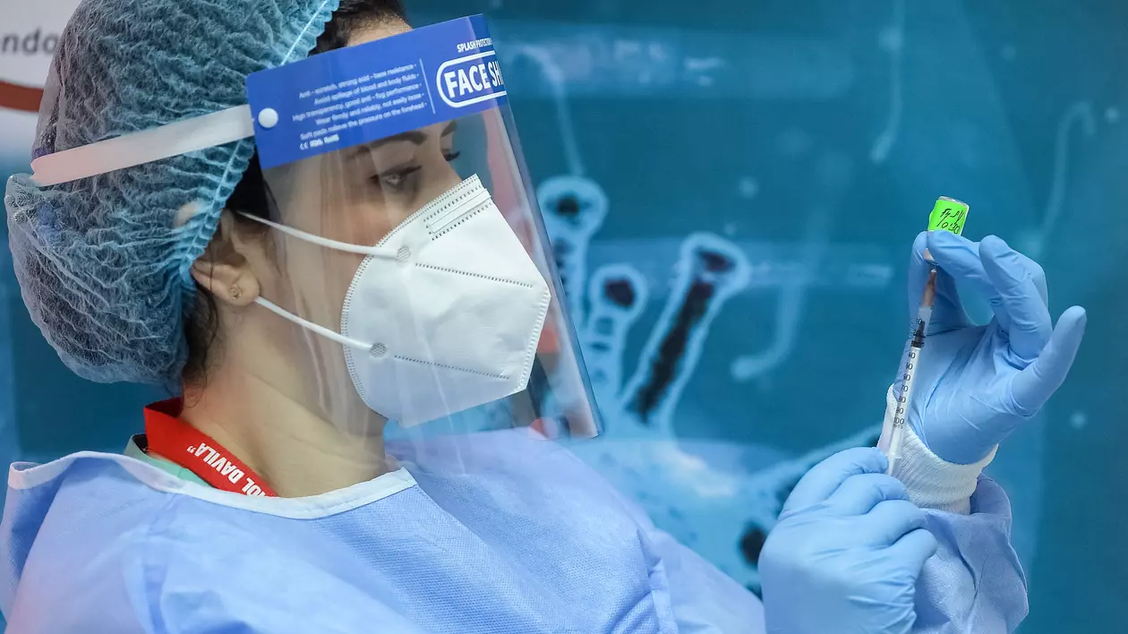 3.000 de noi cazuri COVID în România, în ultimele 24 de ore. Număr ridicat de decese