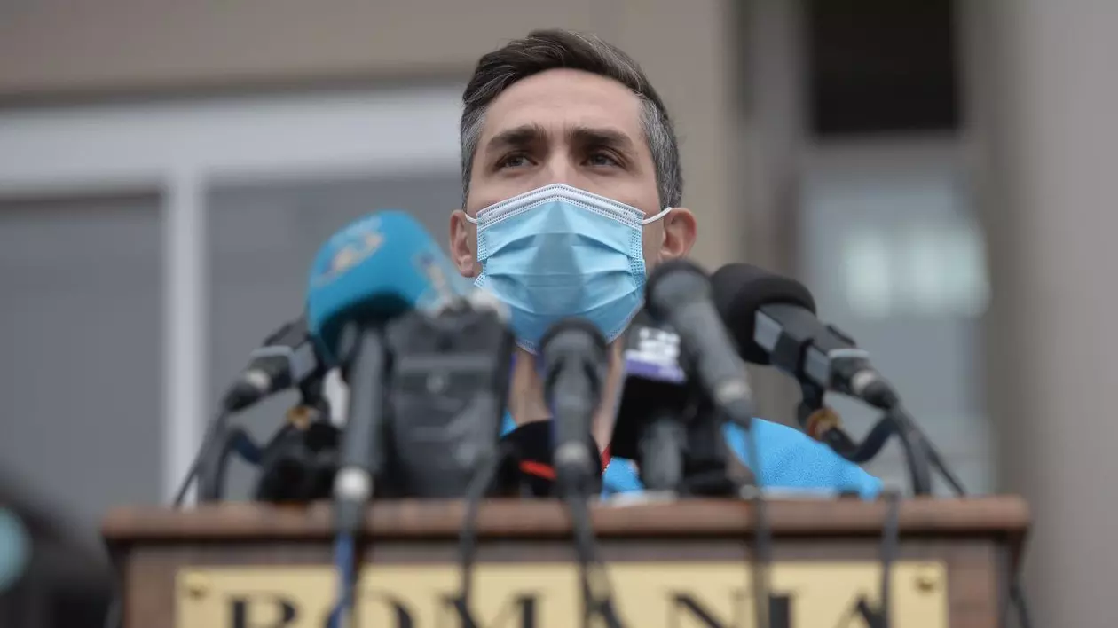 După ce au spus că lotul de vaccin AstraZeneca retras în Italia există și în România, autoritățile l-au găsit și l-au retras temporar, înlocuindu-l cu alte vaccinuri AstraZeneca