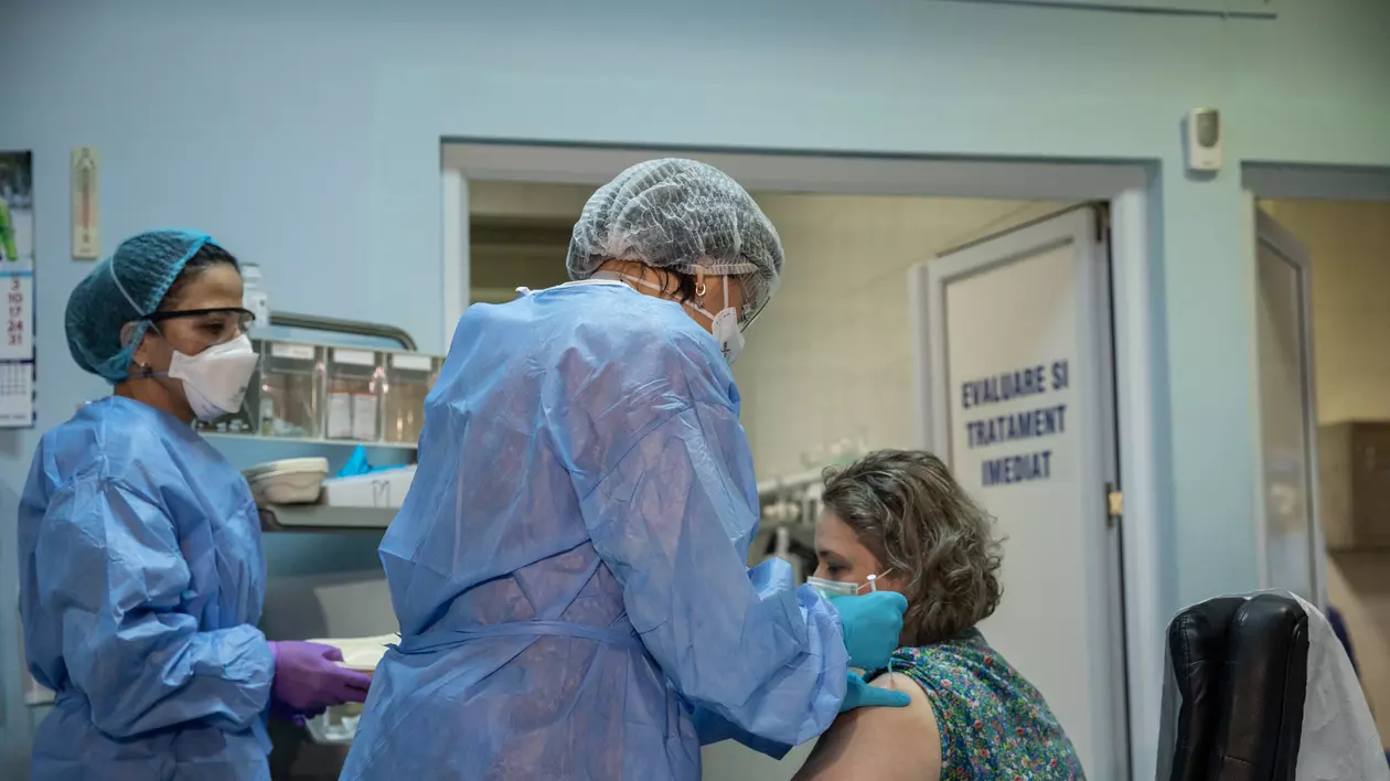 Cine va decide ce vaccin anti-COVID primim, Pfizer sau Moderna. Explicațiile lui Valeriu Gheorghiță