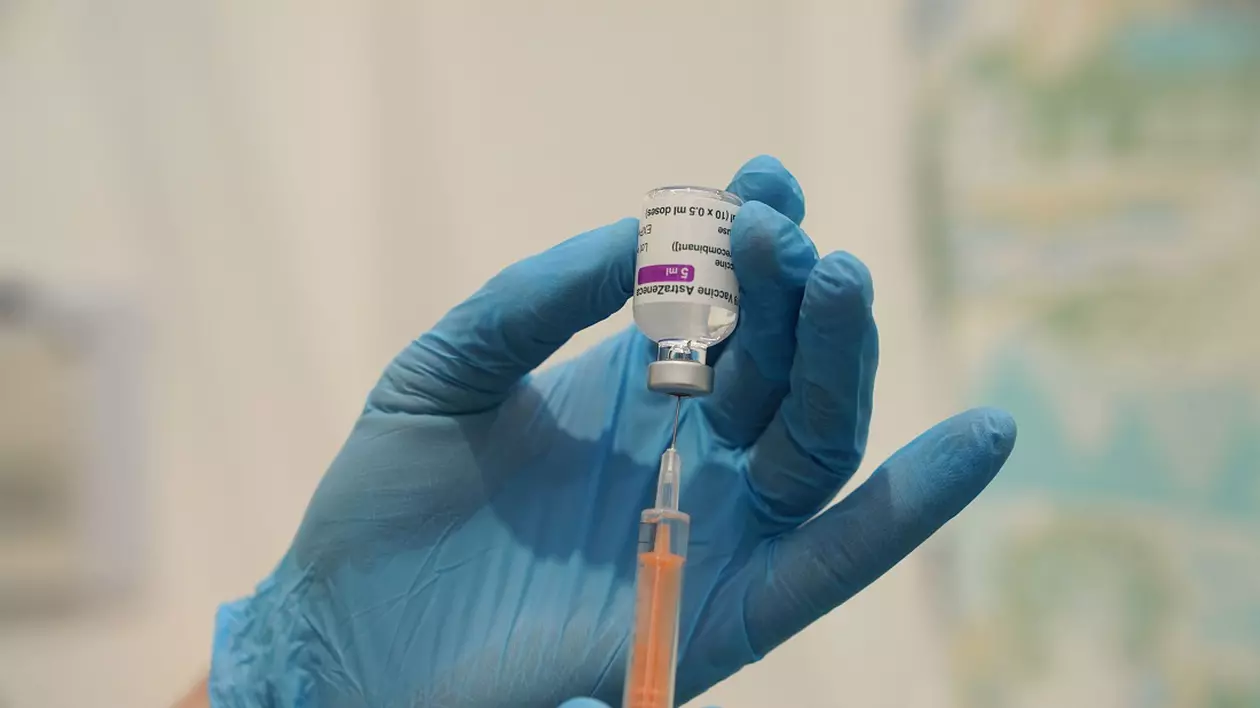 Un primar din Italia demisionează după ce a fost prins că s-a vaccinat anti-COVID, deși nu avea prioritate