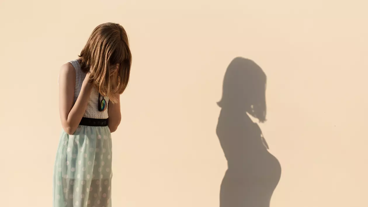 Peste 700 de minore sub 15 ani au devenit mame în România. Cel mai ridicat număr din UE. „E nevoie de educație sexuală pentru copii și părinți”